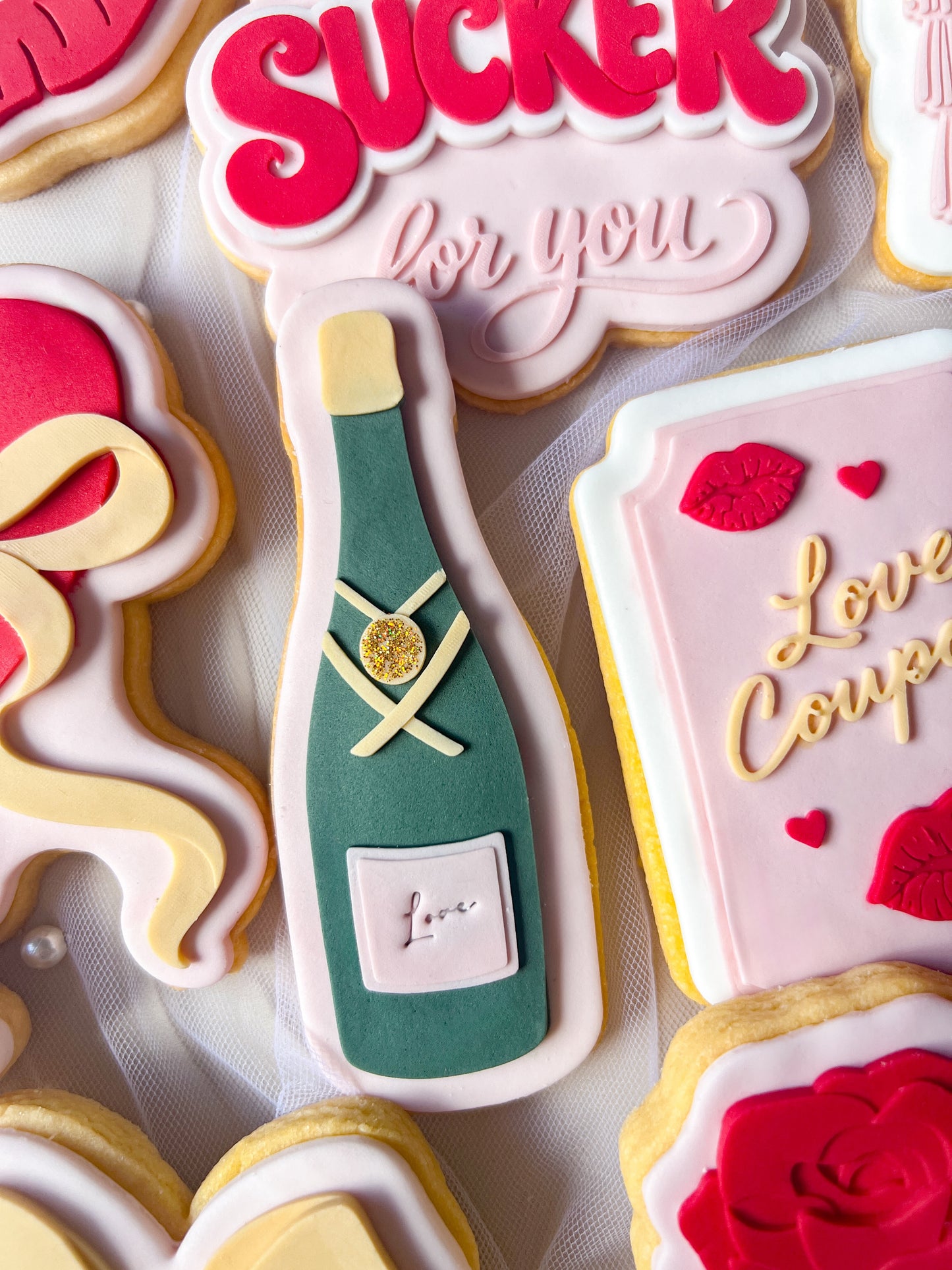 Champagne debosser and cutter