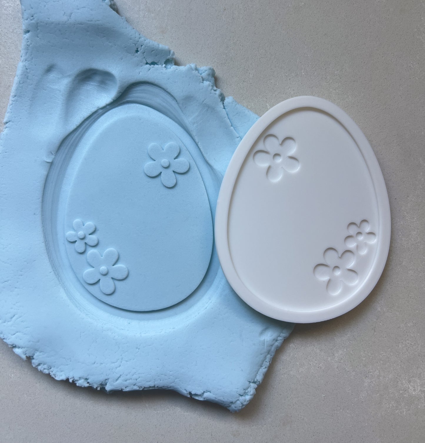 Easter egg with flowers debosser and cutter
