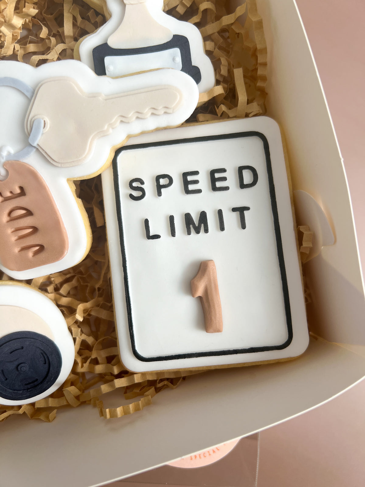 Speed limit customisable sign stamp and cutter