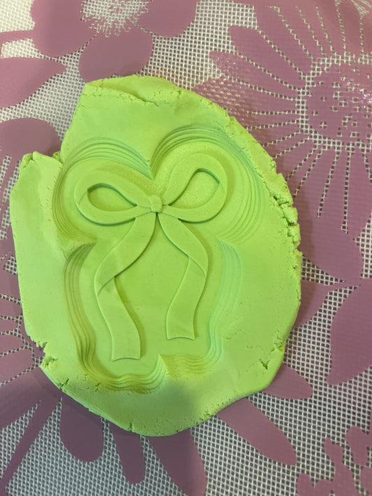 Regency bow
