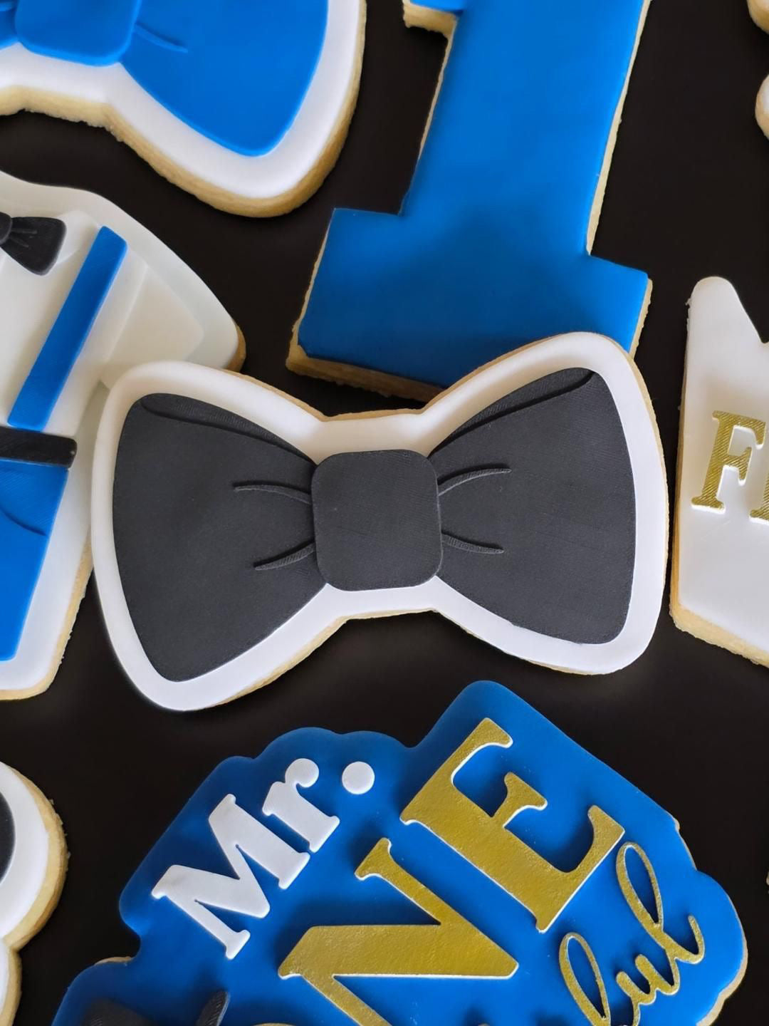 Bow tie stamp and cutter