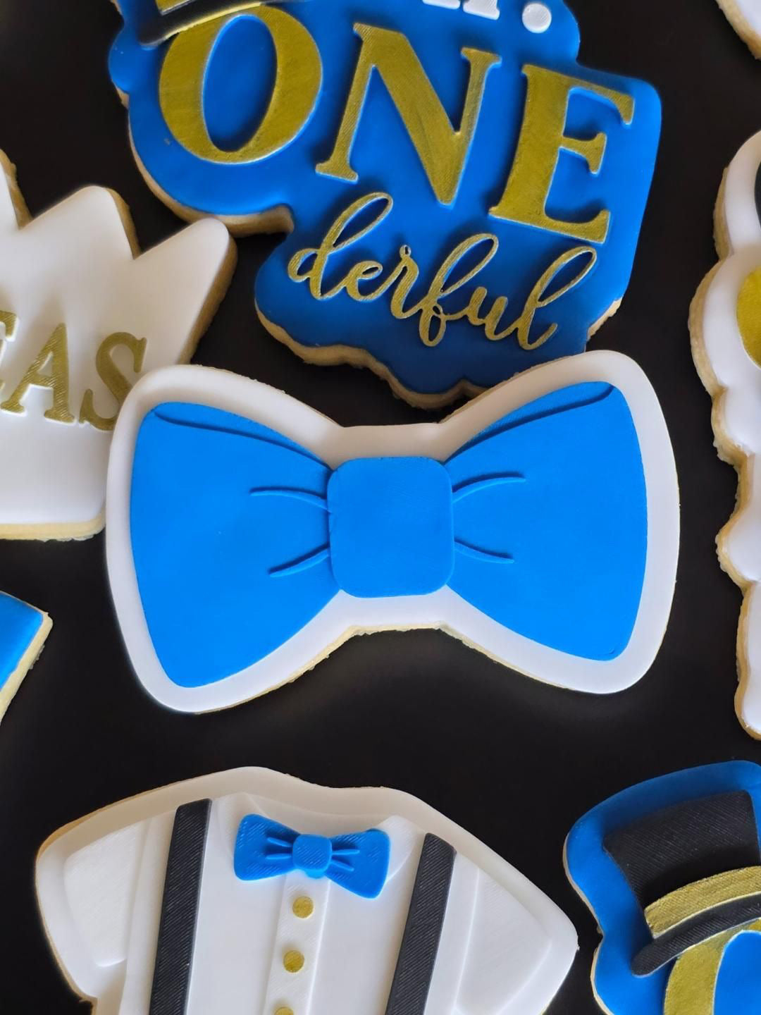 Bow tie stamp and cutter