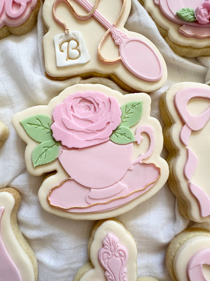 Teacup with rose
