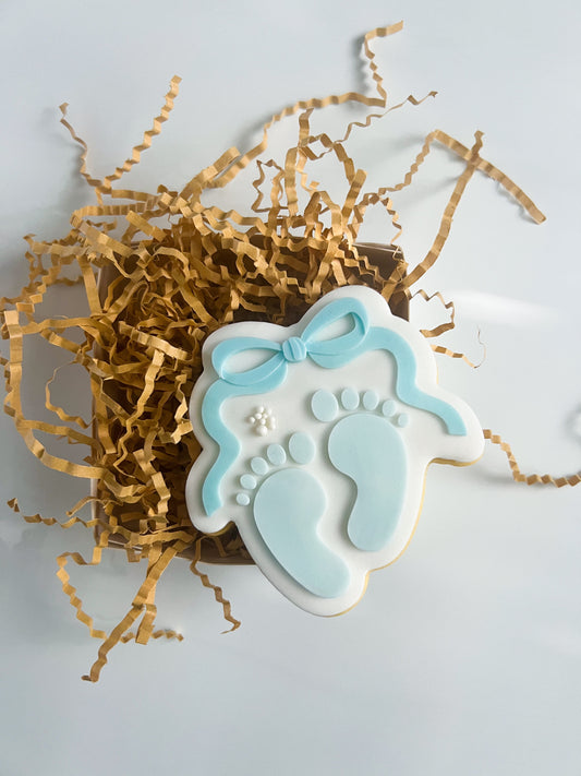 Footprints with ribbon debosser stamp and cutter