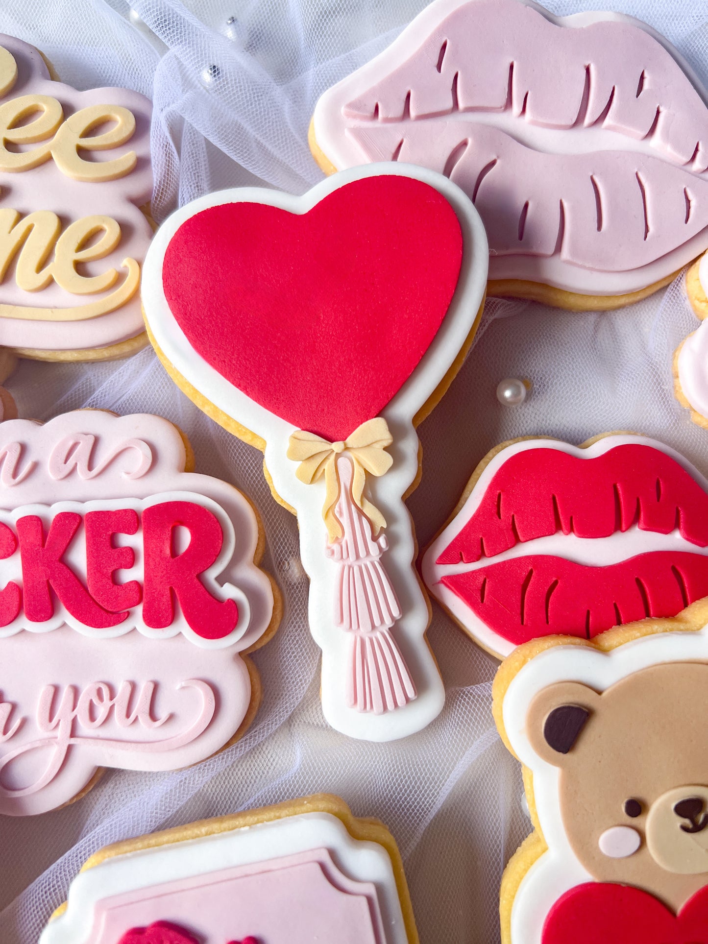Heart balloon debosser and cutter