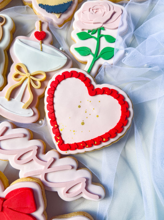 Heart with ruffles debosser and cutter