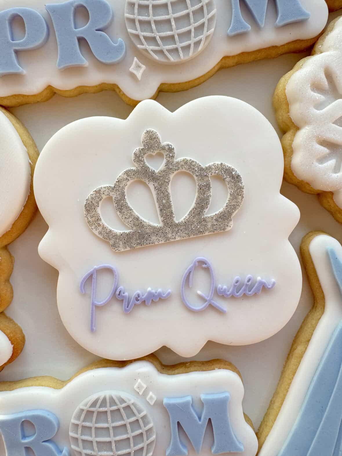 Prom Queen debosser and cutter